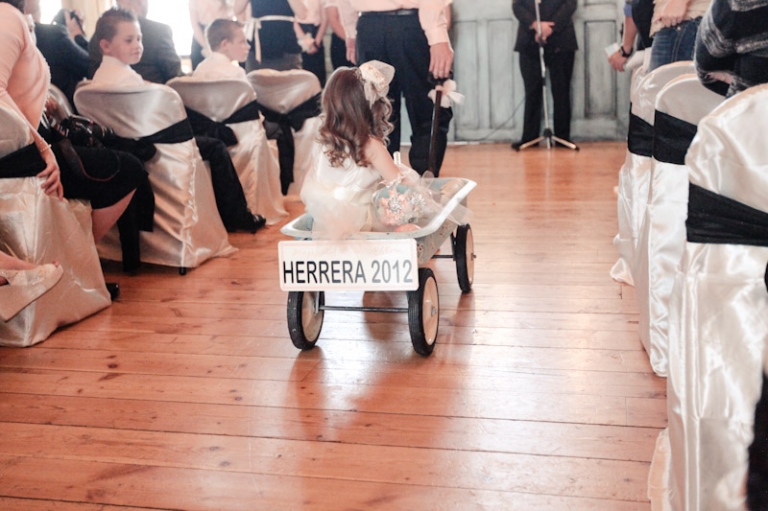 Wedding-Photographer-Vintage-Wedding-Reception010-Blog(pp_w768_h511)