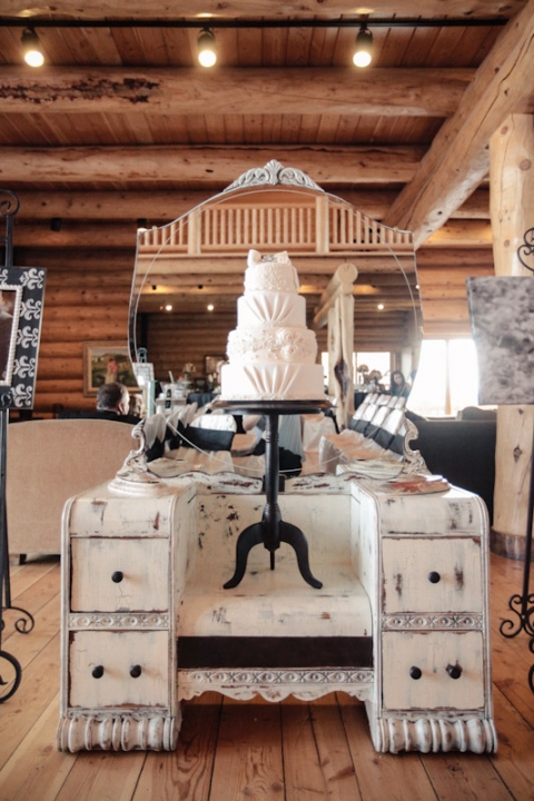 Wedding-Photographer-Vintage-Wedding-Reception049-Blog(pp_w480_h720)