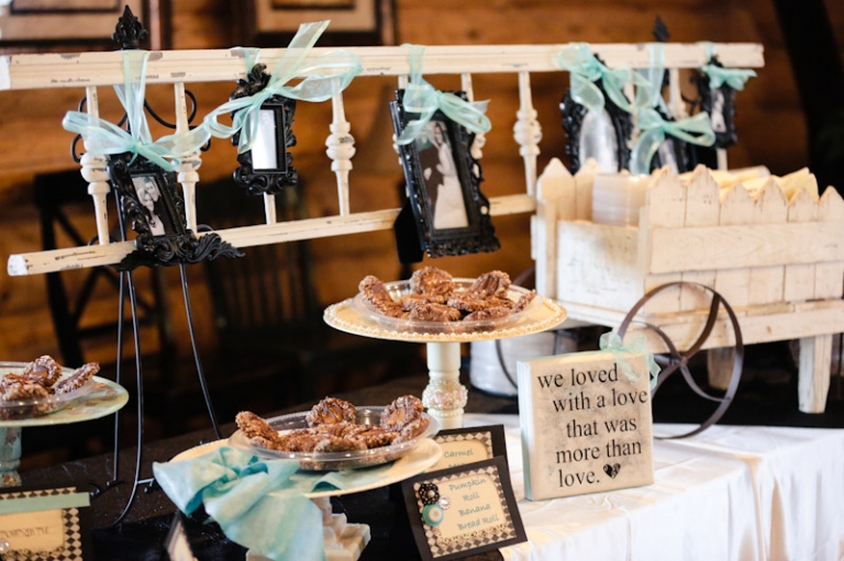 Wedding-Photographer-Vintage-Wedding-Reception054-Blog(pp_w768_h511)