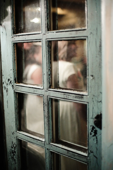 Wedding-Photographer-Vintage-Wedding-Reception061-Blog(pp_w480_h720)