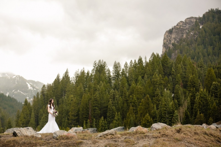 Wedding-Photographer-Rainy-Bridals-Canyon022-Blog(pp_w768_h511)