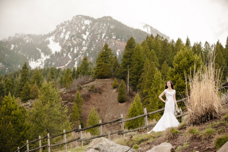 Wedding-Photographer-Rainy-Bridals-Canyon035-Blog(pp_w768_h511)
