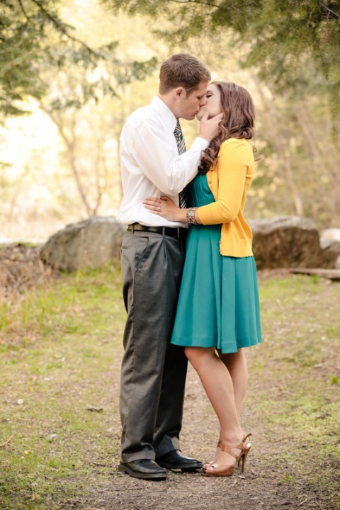 EK-Studios-Wedding-Photographer-Woods-Engagements028-Blog(pp_w480_h720)