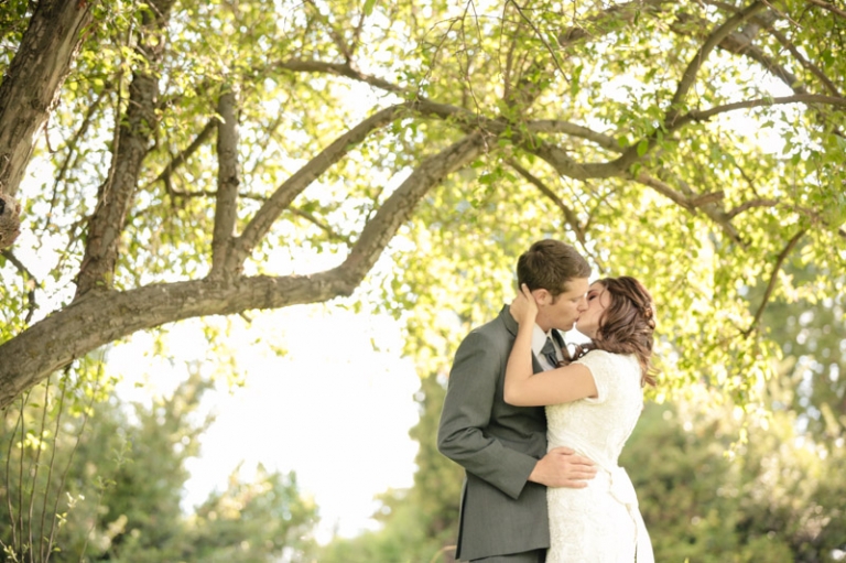 EK-Studios-Wedding-Photographer-Spring-blossom-bridals005-Blog(pp_w768_h511)