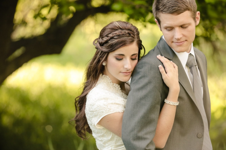 EK-Studios-Wedding-Photographer-Spring-blossom-bridals024-Blog(pp_w768_h511)