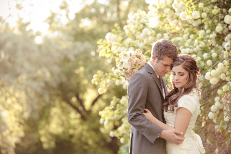 EK-Studios-Wedding-Photographer-Spring-blossom-bridals031-Blog(pp_w768_h511)