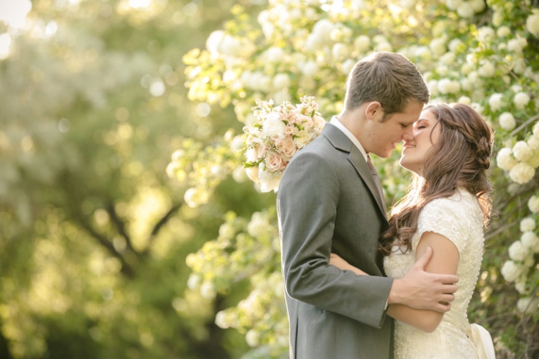 EK-Studios-Wedding-Photographer-Spring-blossom-bridals033-Blog(pp_w768_h511)