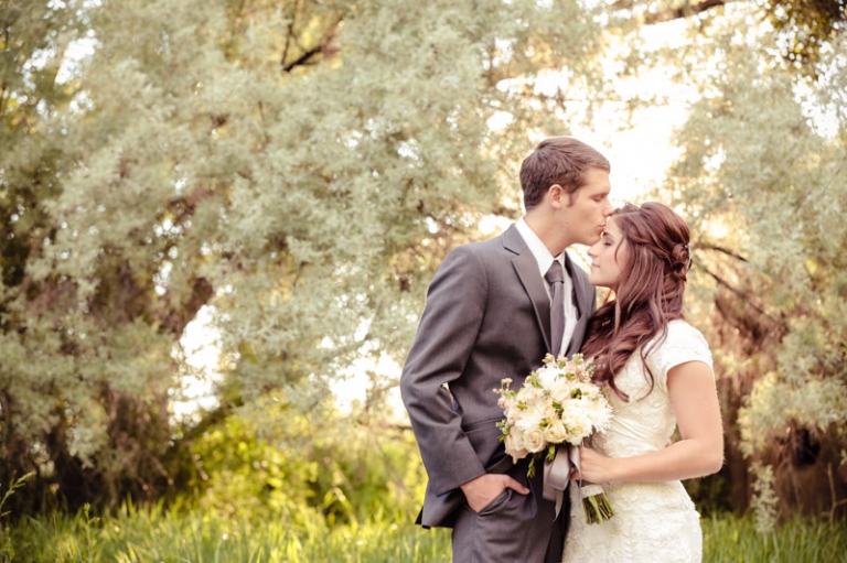 EK-Studios-Wedding-Photographer-Spring-blossom-bridals041-Blog(pp_w768_h511)