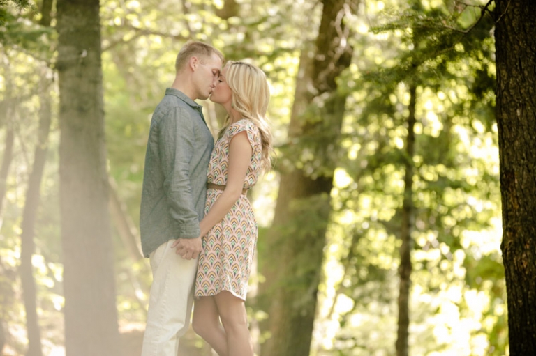 EK-Studios-Wedding-Photographer-Woods-Engagements-river011-Blog(pp_w768_h511)