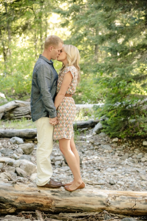 EK-Studios-Wedding-Photographer-Woods-Engagements-river017-Blog(pp_w480_h720)