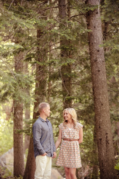 EK-Studios-Wedding-Photographer-Woods-Engagements-river023-Blog(pp_w480_h720)