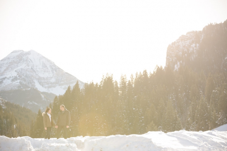 Wedding-Photographer-Winter-Engagements015-Blog(pp_w768_h511)