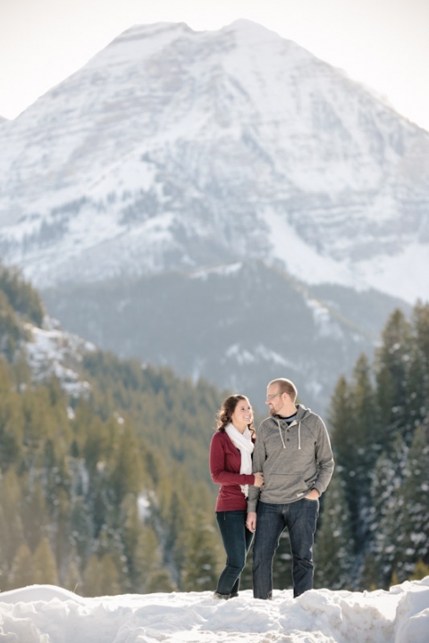 Wedding-Photographer-Winter-Engagements017-Blog(pp_w480_h720)