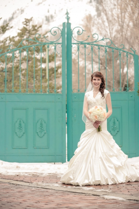 Wedding-Photographer-La-Caille-Bridals005-Blog(pp_w480_h720)