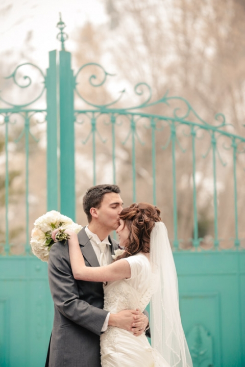 Wedding-Photographer-La-Caille-Bridals007-Blog(pp_w480_h720)