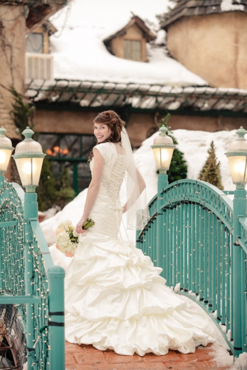 Wedding-Photographer-La-Caille-Bridals012-Blog(pp_w480_h720)