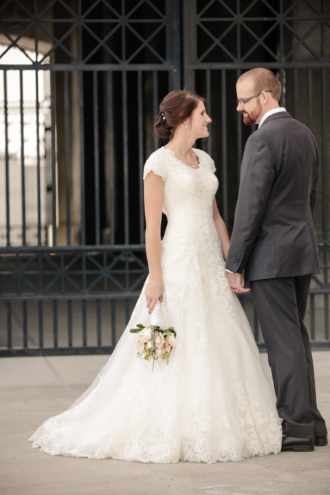 Wedding-Photographer-Capitol-Building-Bridals010-Blog(pp_w480_h720)
