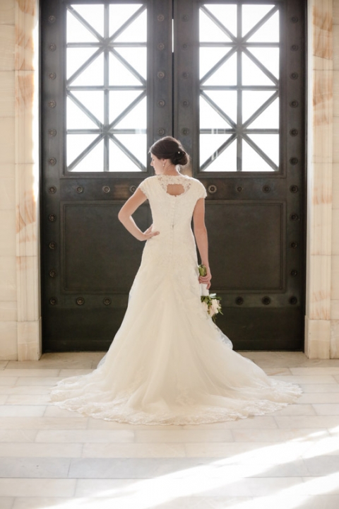 Wedding-Photographer-Capitol-Building-Bridals016-Blog(pp_w480_h720)