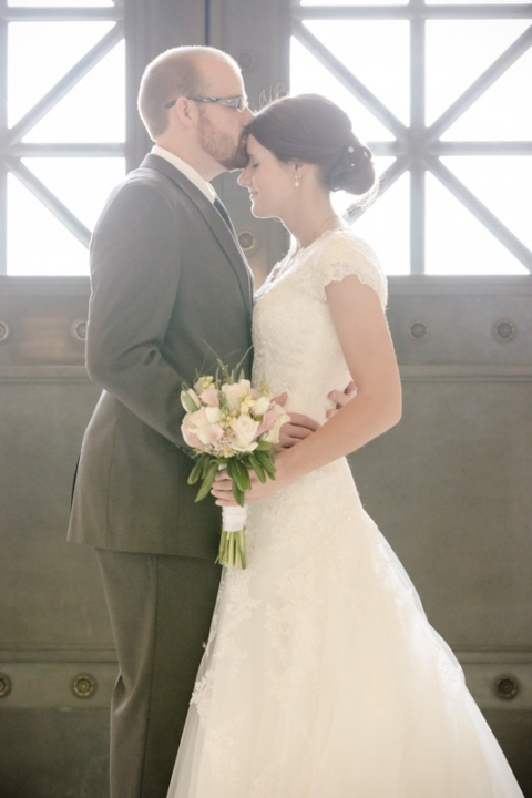 Wedding-Photographer-Capitol-Building-Bridals017-Blog(pp_w480_h720)