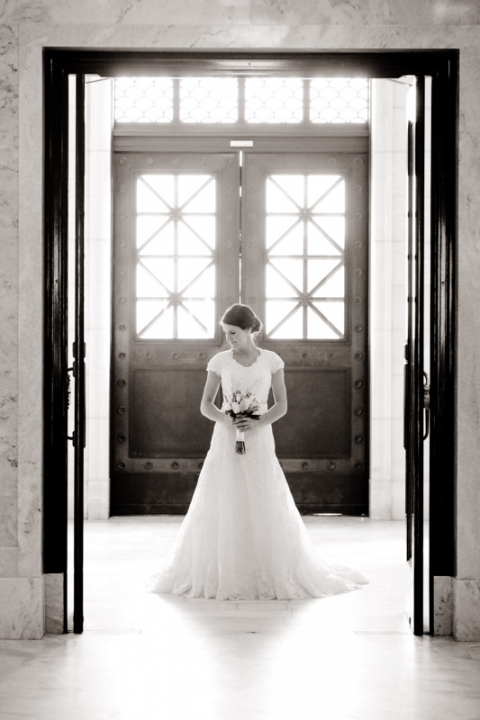 Wedding-Photographer-Capitol-Building-Bridals020-Blog(pp_w480_h720)