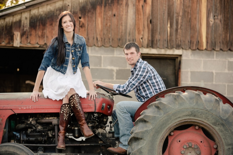 EK-Studios-Wedding-Photographer-Barn-Engagements014-Blog(pp_w768_h511)