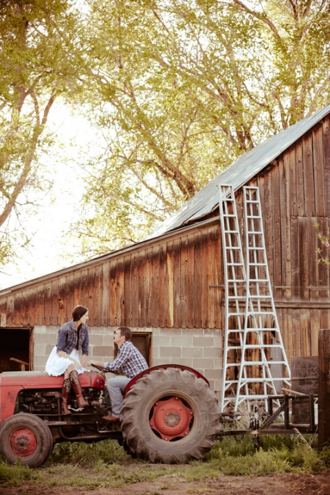 EK-Studios-Wedding-Photographer-Barn-Engagements015-Blog(pp_w480_h720)