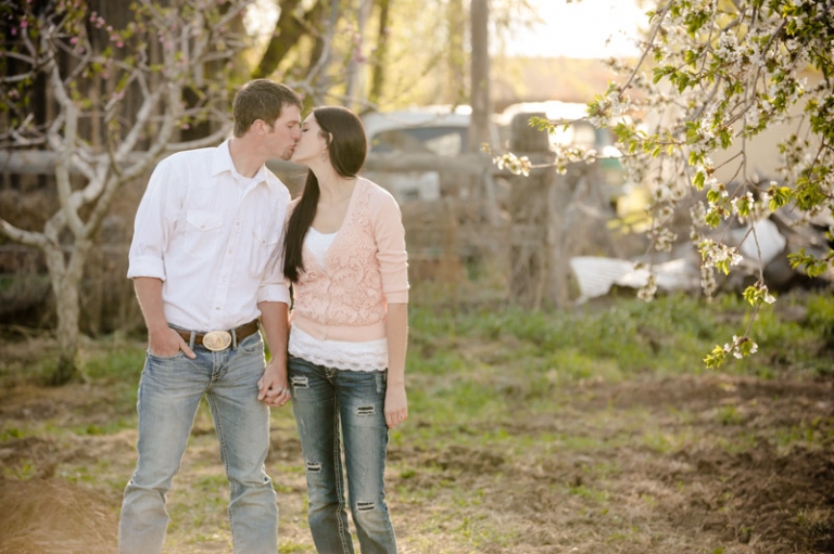 EK-Studios-Wedding-Photographer-Barn-Engagements022-Blog(pp_w768_h511)