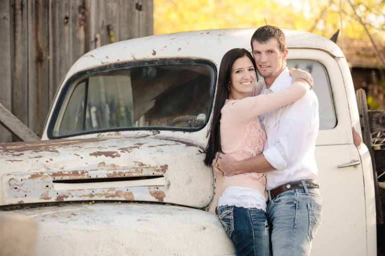 EK-Studios-Wedding-Photographer-Barn-Engagements025-Blog(pp_w768_h511)