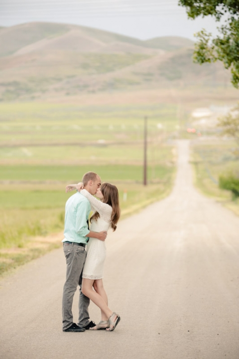 EK-Studios-Wedding-Photographer-Spring-engagements-Bike029-Blog(pp_w480_h720)