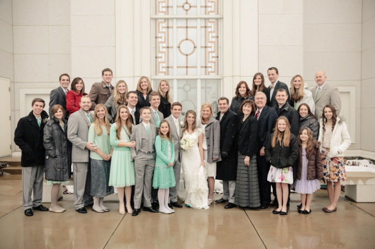 Wedding-Photographer-Bountiful-Temple-winter-wedding006-Blog(pp_w768_h511)