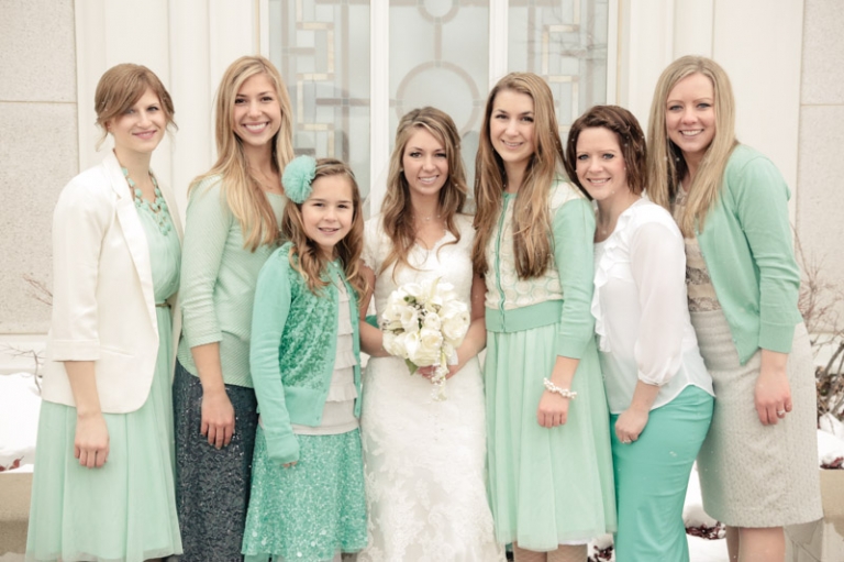 Wedding-Photographer-Bountiful-Temple-winter-wedding008-Blog(pp_w768_h511)