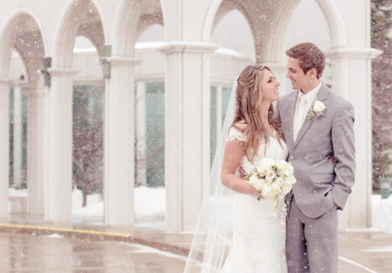 Wedding-Photographer-Bountiful-Temple-winter-wedding010-Blog(pp_w768_h535)