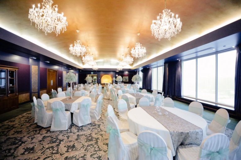 Wedding-Photographer-Bountiful-Temple-winter-wedding033-Blog(pp_w768_h511)