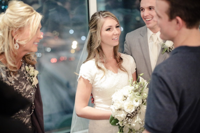 Wedding-Photographer-Bountiful-Temple-winter-wedding040-Blog(pp_w768_h511)