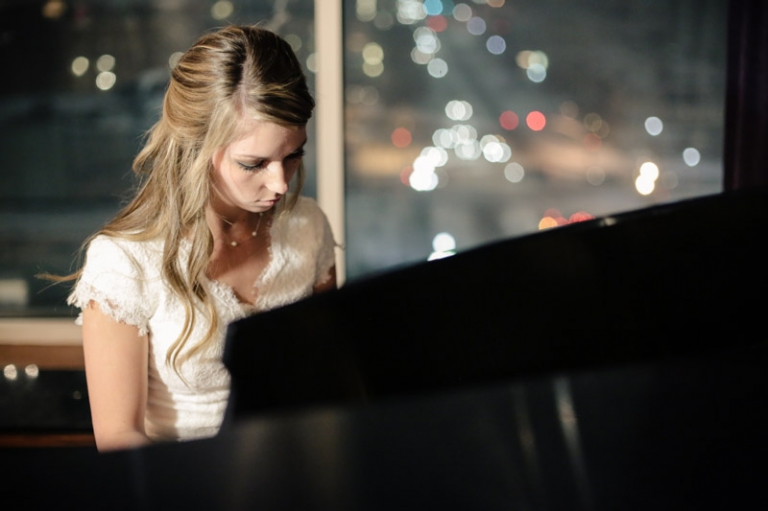 Wedding-Photographer-Bountiful-Temple-winter-wedding045-Blog(pp_w768_h511)