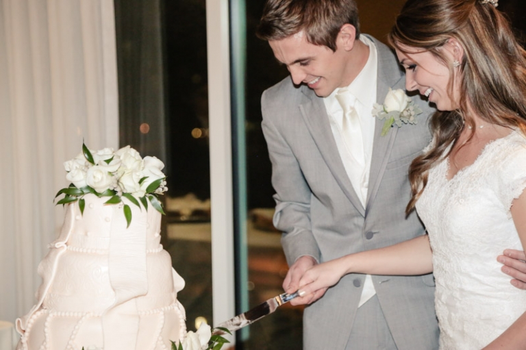 Wedding-Photographer-Bountiful-Temple-winter-wedding047-Blog(pp_w768_h511)