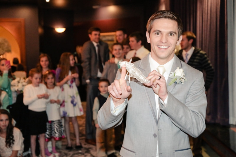 Wedding-Photographer-Bountiful-Temple-winter-wedding051-Blog(pp_w768_h511)