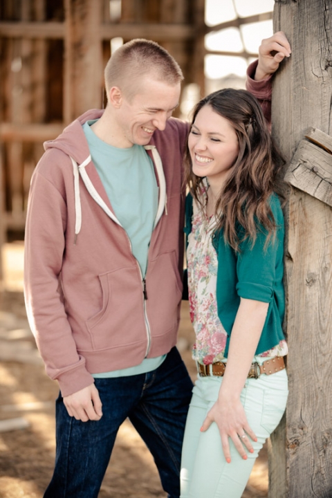 Wedding-Photographer-Barn-Engagements010-Blog(pp_w480_h720)