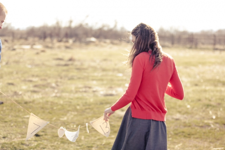 Wedding-Photographer-Barn-Engagements012-Blog(pp_w768_h511)