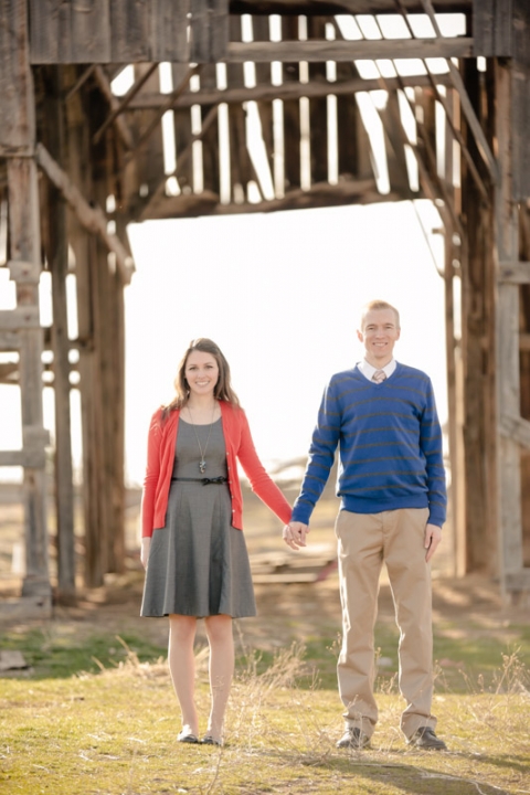 Wedding-Photographer-Barn-Engagements014-Blog(pp_w480_h720)