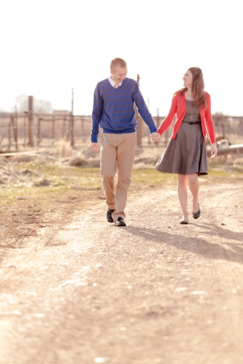 Wedding-Photographer-Barn-Engagements019-Blog(pp_w480_h720)