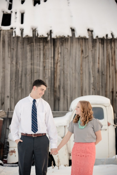 Wedding-Photographer-Winter-engagements005-Blog(pp_w480_h720)