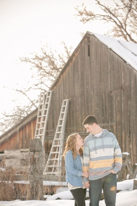 Wedding-Photographer-Winter-engagements022-Blog(pp_w480_h720)