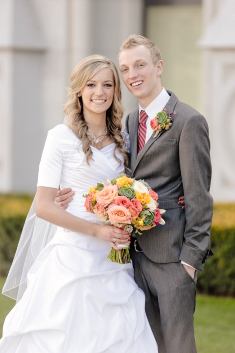 Wedding-Photographer-SLC-temple-wedding024-Blog(pp_w480_h720)