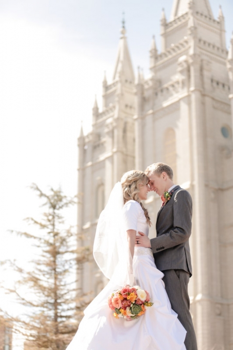 Wedding-Photographer-SLC-temple-wedding025-Blog(pp_w480_h720)