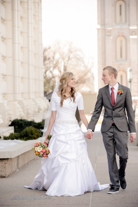 Wedding-Photographer-SLC-temple-wedding030-Blog(pp_w480_h720)