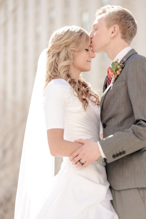 Wedding-Photographer-SLC-temple-wedding033-Blog(pp_w480_h720)