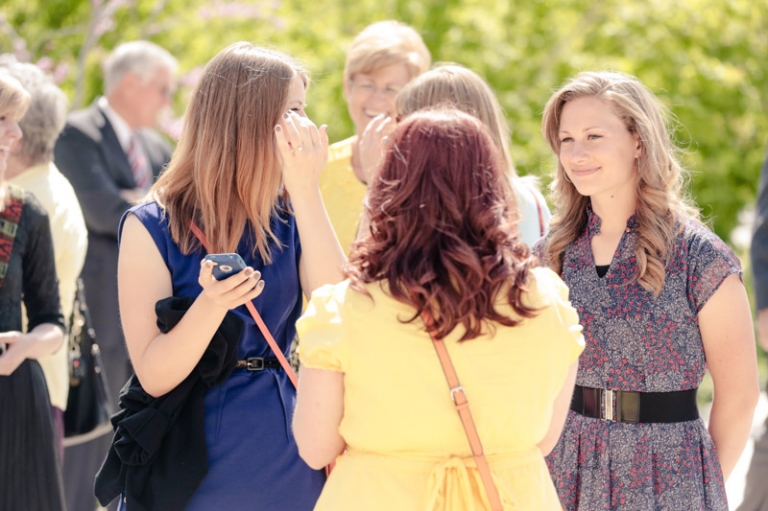 EK-Studios-Wedding-Photographer-Backyard-wedding-reception005-Blog(pp_w768_h511)