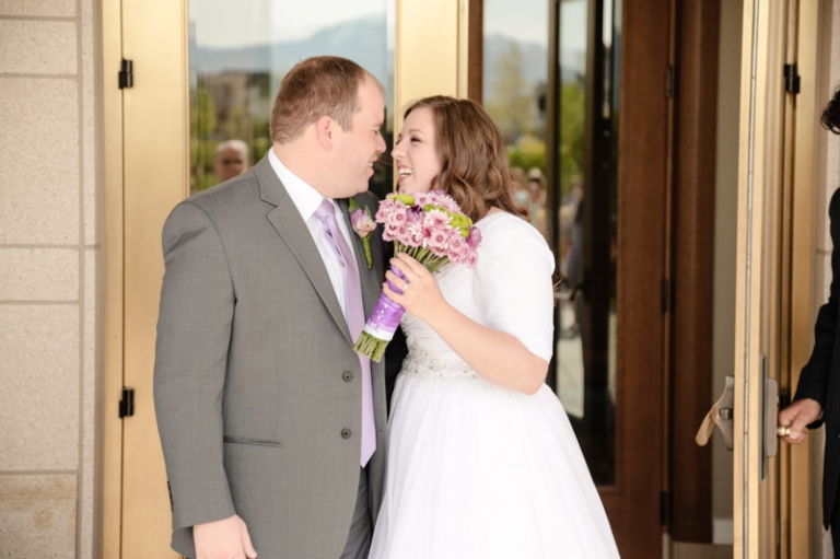 EK-Studios-Wedding-Photographer-Backyard-wedding-reception007-Blog(pp_w768_h511)