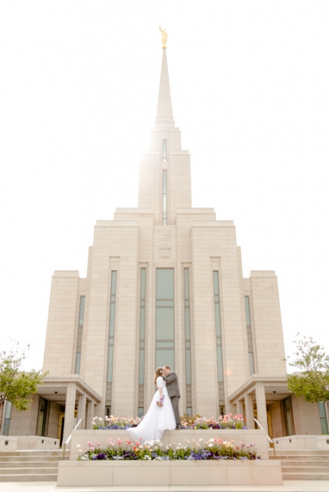 EK-Studios-Wedding-Photographer-Backyard-wedding-reception017-Blog(pp_w480_h719)